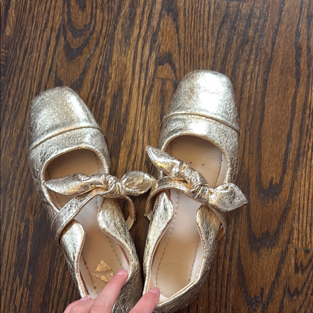 Gold Women Shoes with Bow Detail